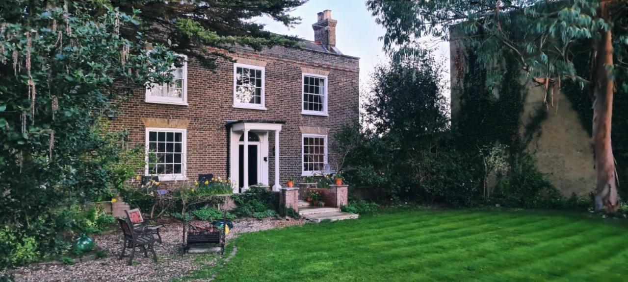 Manor House Of Cheshunt- Historic Villa ภายนอก รูปภาพ
